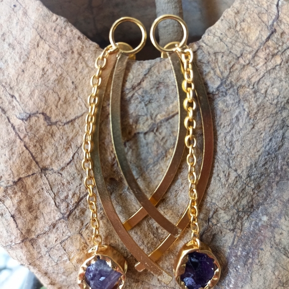 Very beautiful hanging chain handmade gold platted stone studded earrings - Picture 6 of 9